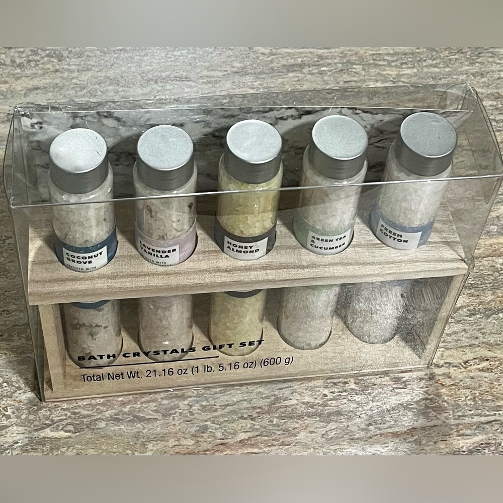 NIB 5-Piece Target beauty Bath Crystal gift set